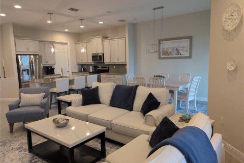 Townhouse in Placida, Florida 3 bedrooms, 222.04 sq.m. № 2213423 - photo 6