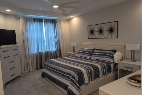 Townhouse in Placida, Florida 3 bedrooms, 222.04 sq.m. № 2213423 - photo 13