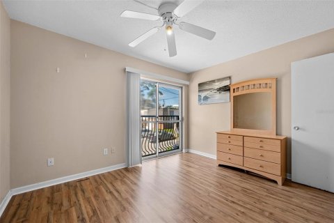 Condo in Gainesville, Florida, 1 bedroom № 2213483 - photo 14