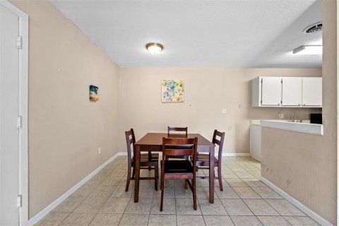 Condo in Gainesville, Florida, 1 bedroom № 2213483 - photo 8