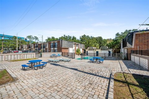Condo in Gainesville, Florida, 1 bedroom № 2213483 - photo 24