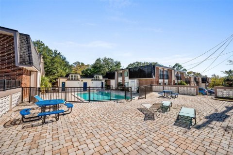 Condo in Gainesville, Florida, 1 bedroom № 2213483 - photo 25