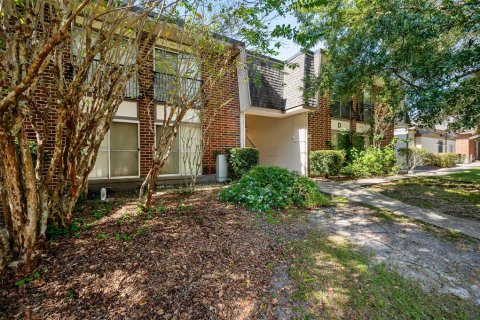 Condo in Gainesville, Florida, 1 bedroom № 2213483 - photo 2