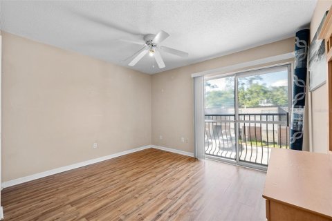 Condo in Gainesville, Florida, 1 bedroom № 2213483 - photo 15