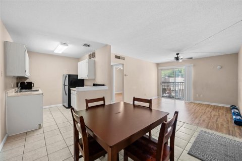 Condo in Gainesville, Florida, 1 bedroom № 2213483 - photo 10