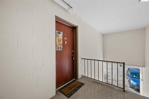 Condo in Gainesville, Florida, 1 bedroom № 2213483 - photo 3