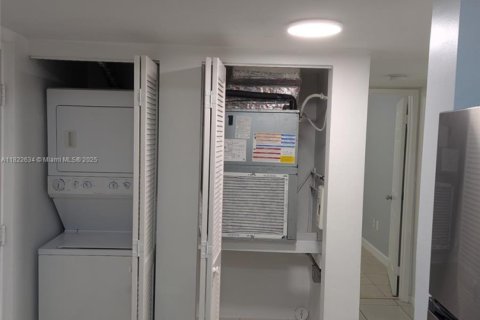 Copropriété à louer à Miami, Floride: 2 chambres, 84.73 m2 № 1786967 - photo 12