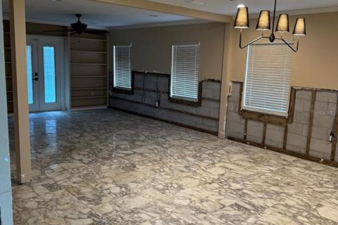House in Tampa, Florida 4 bedrooms, 197.32 sq.m. № 1884102 - photo 14