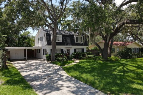 House in Tampa, Florida 4 bedrooms, 197.32 sq.m. № 1884102 - photo 1