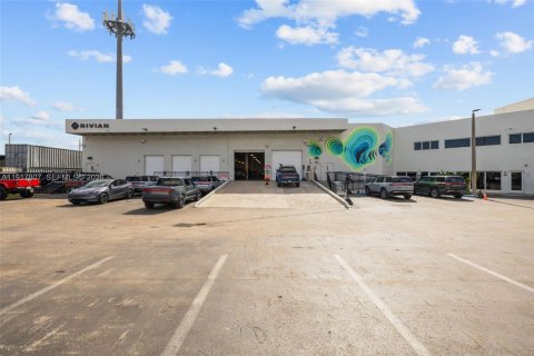 Immobilier commercial à vendre à Miami, Floride № 2016897 - photo 5