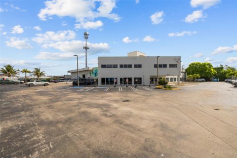 Immobilier commercial à vendre à Miami, Floride № 2016897 - photo 6