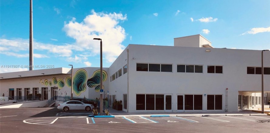 Immobilier commercial à Miami, Floride № 2016897