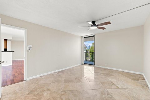 Condo in Fort Lauderdale, Florida, 1 bedroom  № 2399999 - photo 23