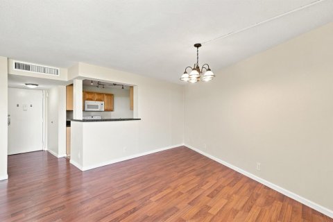 Condo in Fort Lauderdale, Florida, 1 bedroom  № 2399999 - photo 18