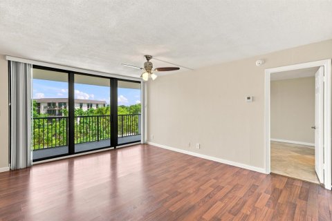 Condo in Fort Lauderdale, Florida, 1 bedroom  № 2399999 - photo 19