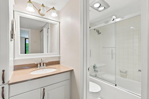Condo in Fort Lauderdale, Florida, 1 bedroom  № 2399999 - photo 25