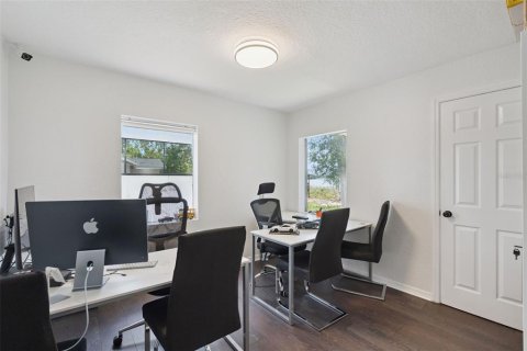 Propiedad comercial en alquiler en Orlando, Florida, 99.87 m2 № 2097623 - foto 13