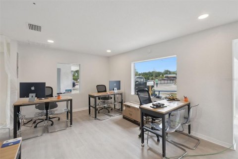 Propiedad comercial en alquiler en Orlando, Florida, 99.87 m2 № 2097623 - foto 16