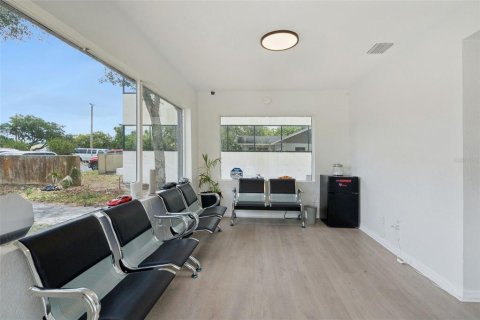Propiedad comercial en alquiler en Orlando, Florida, 99.87 m2 № 2097623 - foto 19