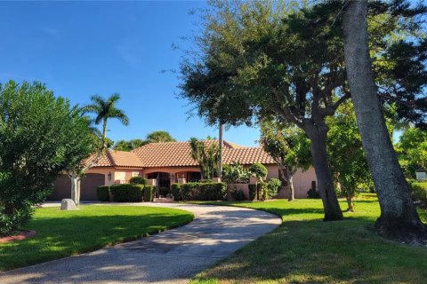House in Sarasota, Florida 4 bedrooms, 204.11 sq.m. № 2232611 - photo 2