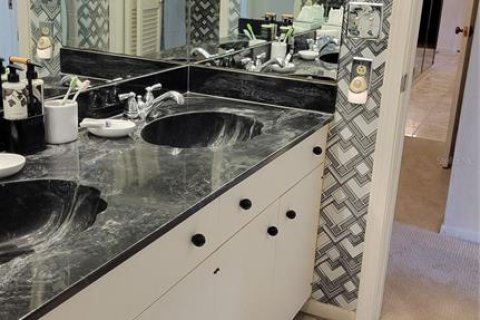 House in Sarasota, Florida 4 bedrooms, 204.11 sq.m. № 2232611 - photo 21