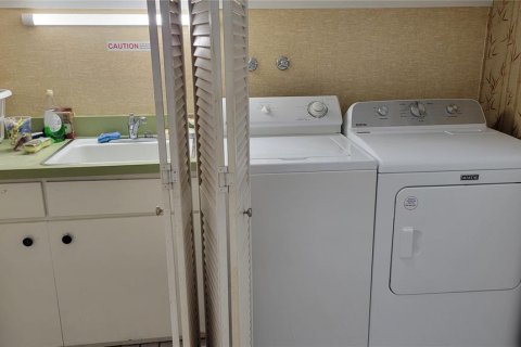 House in Sarasota, Florida 4 bedrooms, 204.11 sq.m. № 2232611 - photo 25