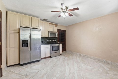 Villa ou maison à vendre à West Palm Beach, Floride: 6 chambres, 226.12 m2 № 2147273 - photo 23
