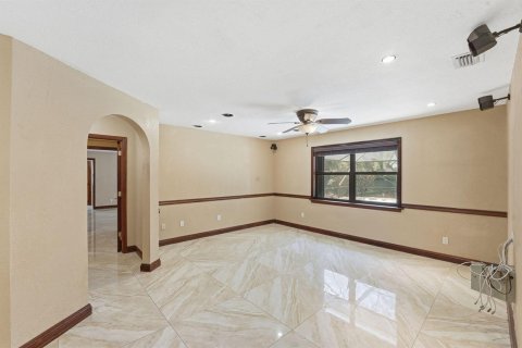Villa ou maison à vendre à West Palm Beach, Floride: 6 chambres, 226.12 m2 № 2147273 - photo 8