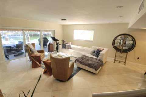 Touwnhouse à louer à North Miami Beach, Floride: 2 chambres, 152.36 m2 № 1742360 - photo 14