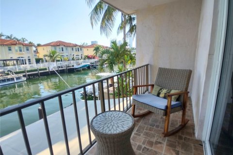 Adosado en alquiler en North Miami Beach, Florida, 2 dormitorios, 152.36 m2 № 1742360 - foto 24