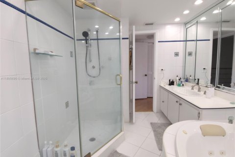Adosado en alquiler en North Miami Beach, Florida, 2 dormitorios, 152.36 m2 № 1742360 - foto 16