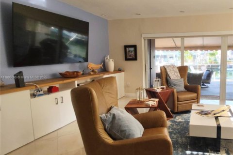 Adosado en alquiler en North Miami Beach, Florida, 2 dormitorios, 152.36 m2 № 1742360 - foto 5