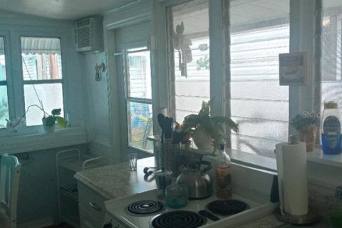 Casa en venta en Bradenton, Florida, 2 dormitorios, 69.68 m2 № 1562392 - foto 4