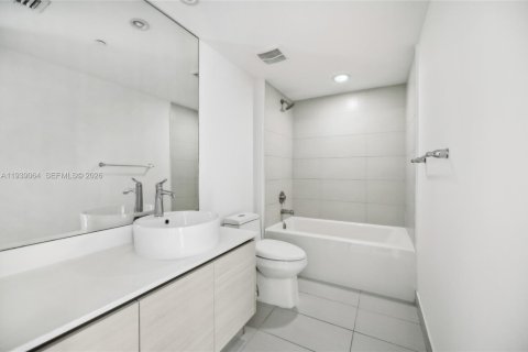 Купить кондоминиум в Майами, Флорида 2 спальни, 92.81м2, № 1997465 - фото 13