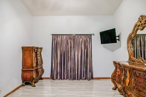 Casa en venta en Eustis, Florida, 4 dormitorios, 230.86 m2 № 1529779 - foto 9