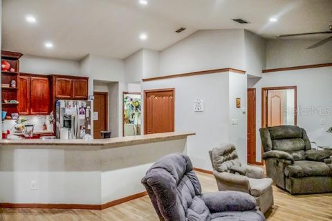 Casa en venta en Eustis, Florida, 4 dormitorios, 230.86 m2 № 1529779 - foto 16