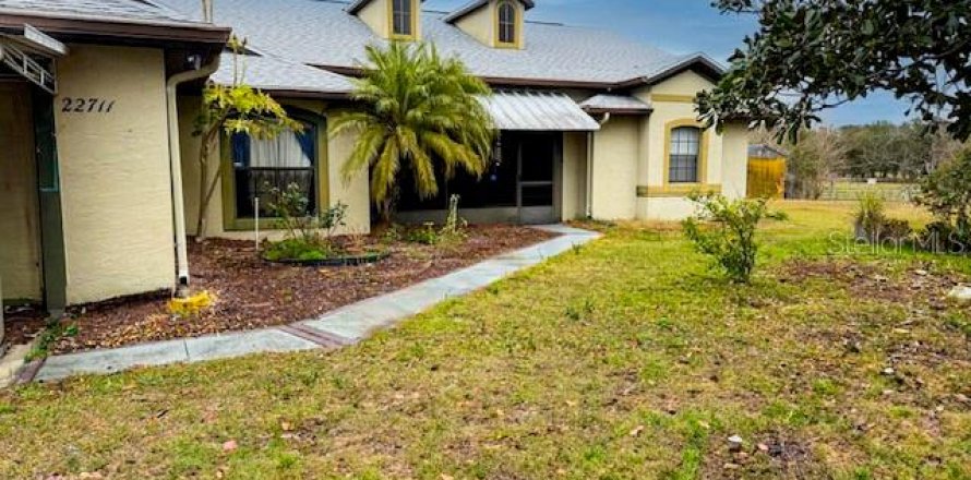 House in Eustis, Florida 4 bedrooms, 230.86 sq.m. № 1529779