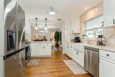 Villa ou maison à vendre à Bradenton, Floride: 3 chambres, 166.11 m2 № 1814975 - photo 8