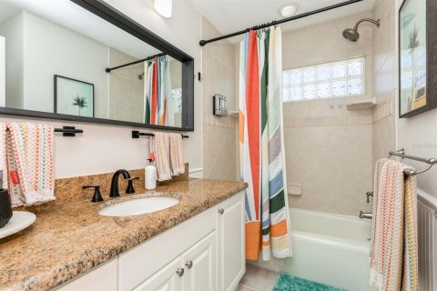 Villa ou maison à vendre à Bradenton, Floride: 3 chambres, 166.11 m2 № 1814975 - photo 17
