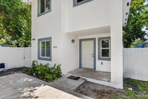 Villa ou maison à vendre à Miami, Floride: 4 chambres, 128.21 m2 № 2083420 - photo 5