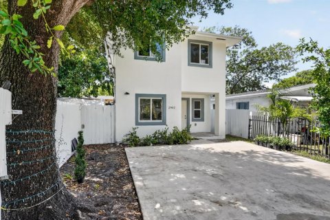 Villa ou maison à vendre à Miami, Floride: 4 chambres, 128.21 m2 № 2083420 - photo 2