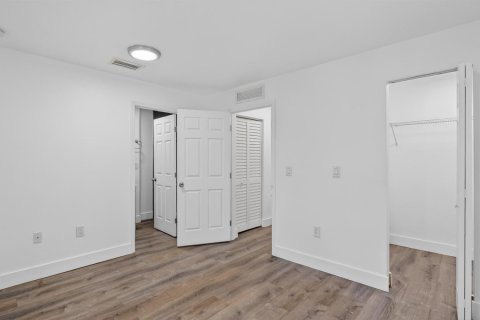Villa ou maison à vendre à Miami, Floride: 4 chambres, 128.21 m2 № 2083420 - photo 20