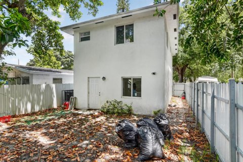 Villa ou maison à vendre à Miami, Floride: 4 chambres, 128.21 m2 № 2083420 - photo 25