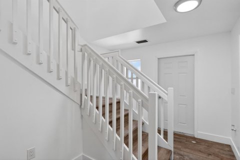 Villa ou maison à vendre à Miami, Floride: 4 chambres, 128.21 m2 № 2083420 - photo 6