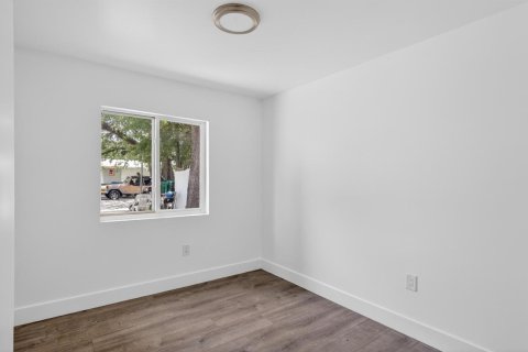 Villa ou maison à vendre à Miami, Floride: 4 chambres, 128.21 m2 № 2083420 - photo 17