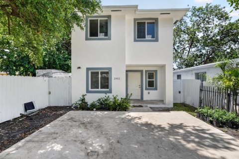 Villa ou maison à vendre à Miami, Floride: 4 chambres, 128.21 m2 № 2083420 - photo 3