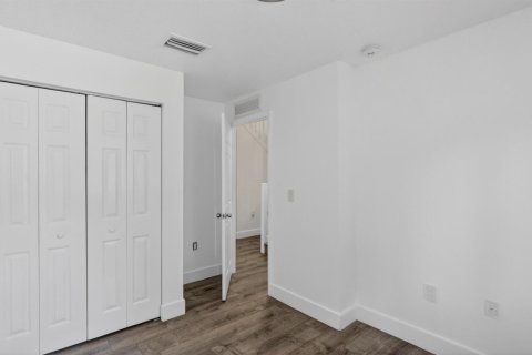 Villa ou maison à vendre à Miami, Floride: 4 chambres, 128.21 m2 № 2083420 - photo 18