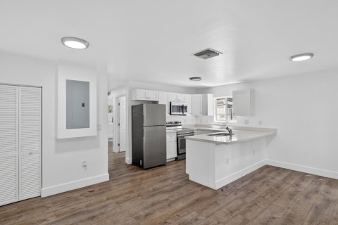 Villa ou maison à vendre à Miami, Floride: 4 chambres, 128.21 m2 № 2083420 - photo 9