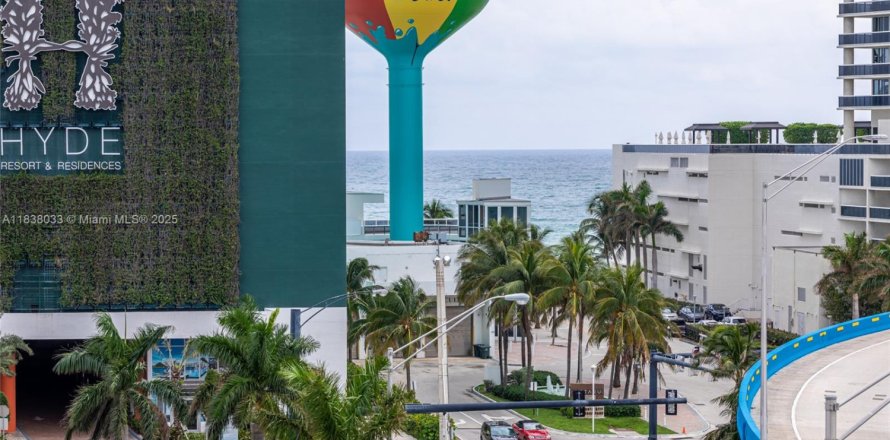 Condo in Hollywood, Florida, 2 bedrooms  № 1935595