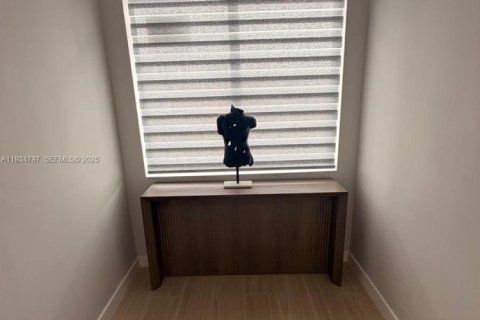 Apartamento en alquiler en Miami, Florida, 2 dormitorios, 68.28 m2 № 1993016 - foto 13